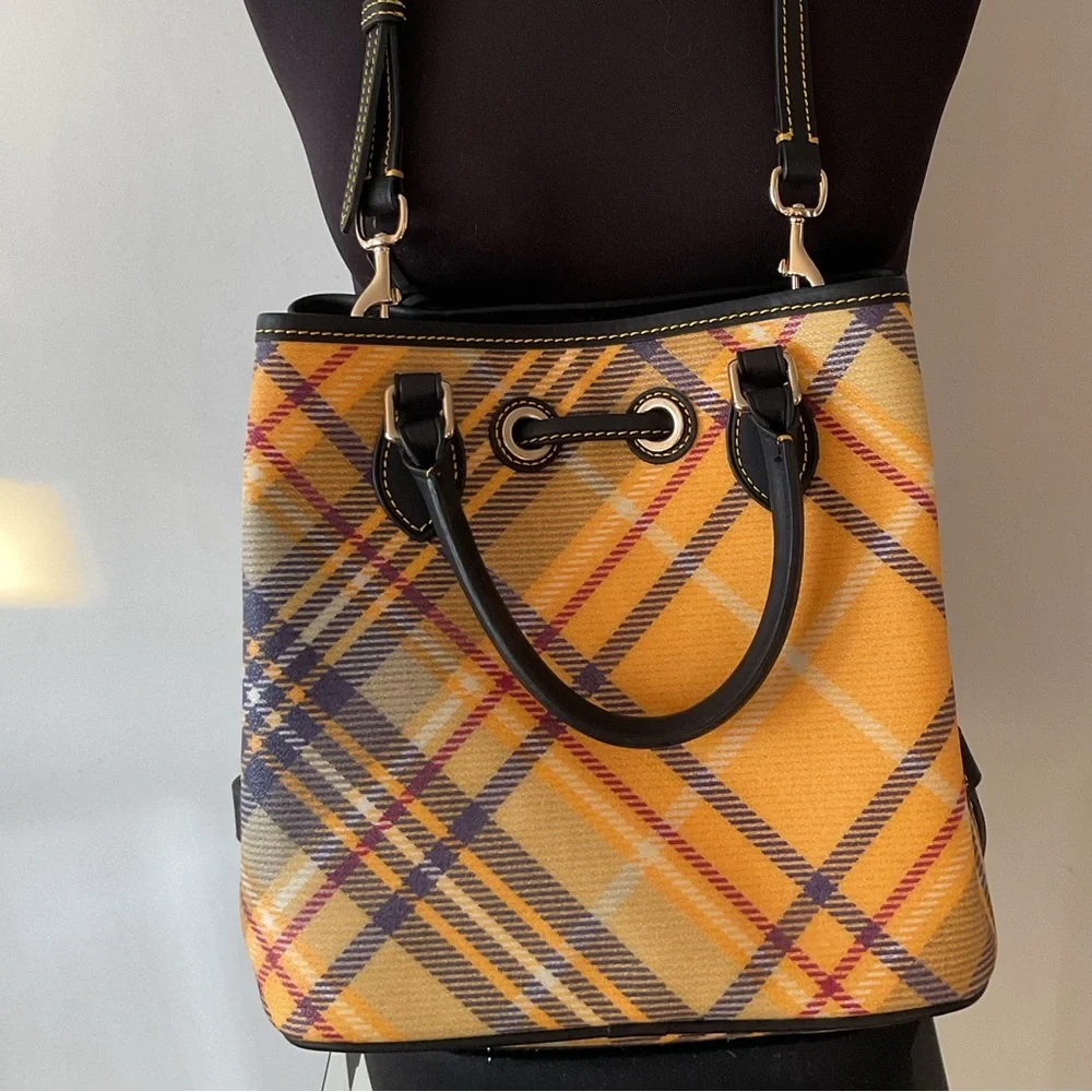 VTG Dooney & Bourke Tartan Collection Victoria Yellow Bucket Crossbody Like New - Picture 2 of 9